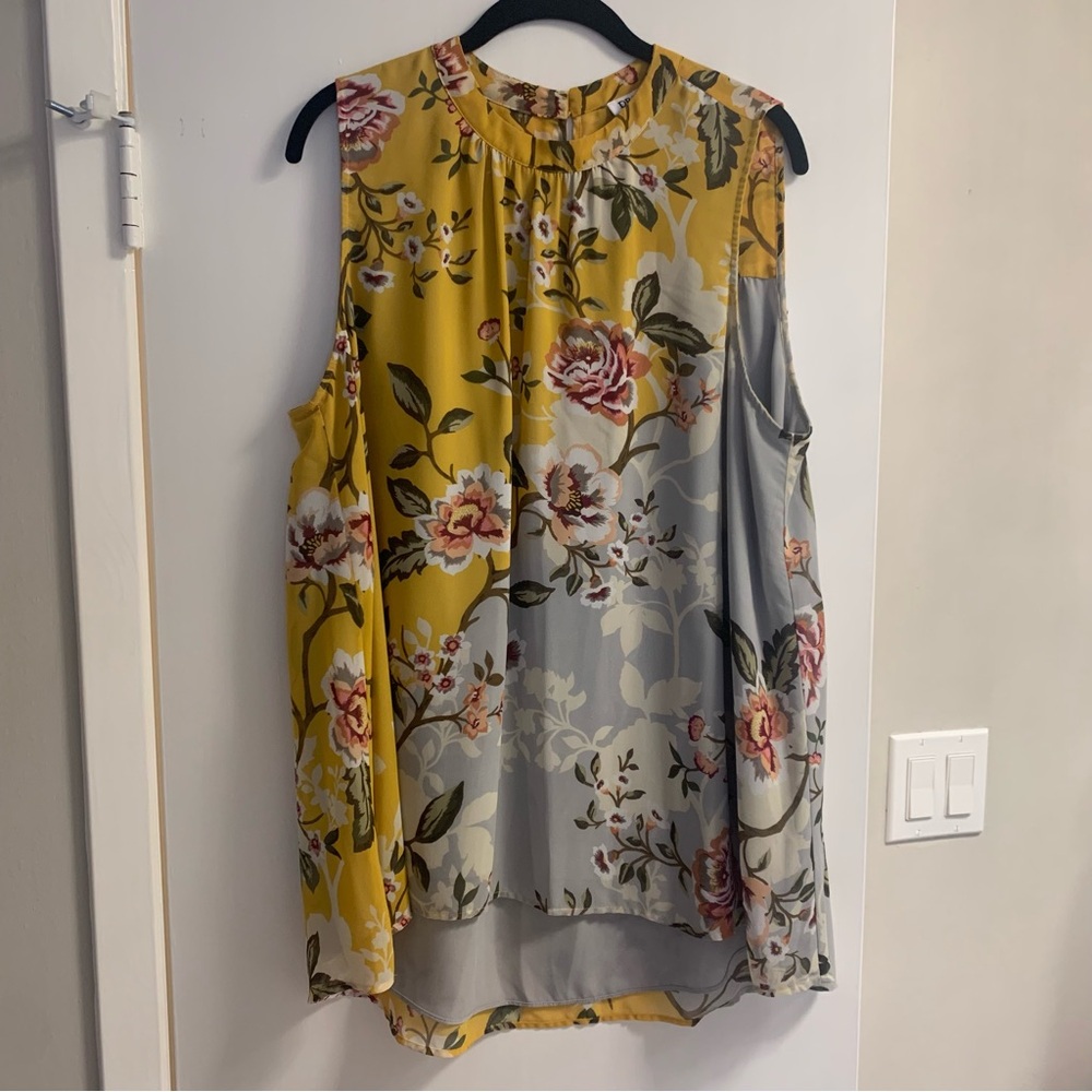 DR2 Yellow and Gray Floral Sleeveless Blouse